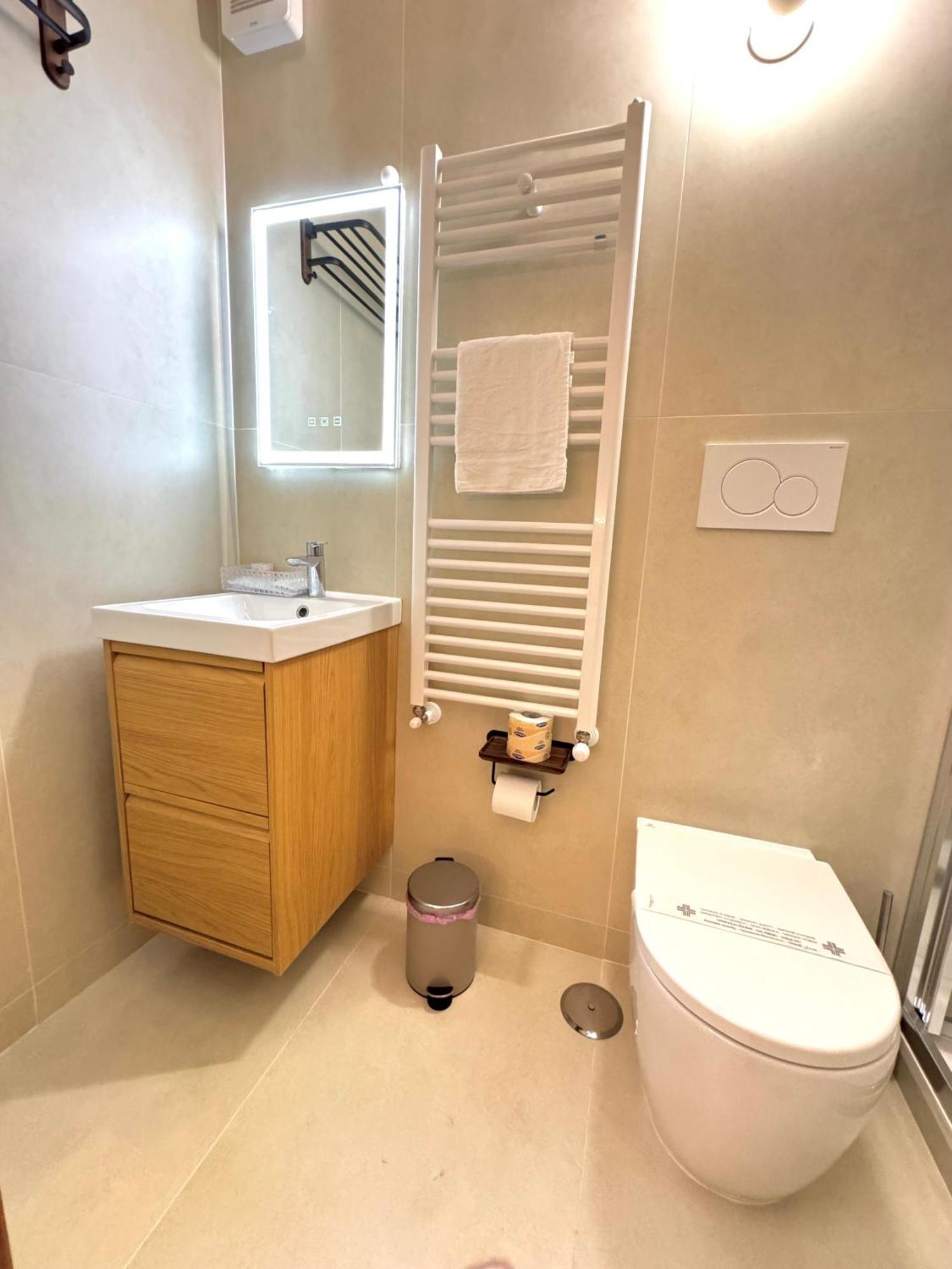 May Home Guest House Рим Екстериор снимка
