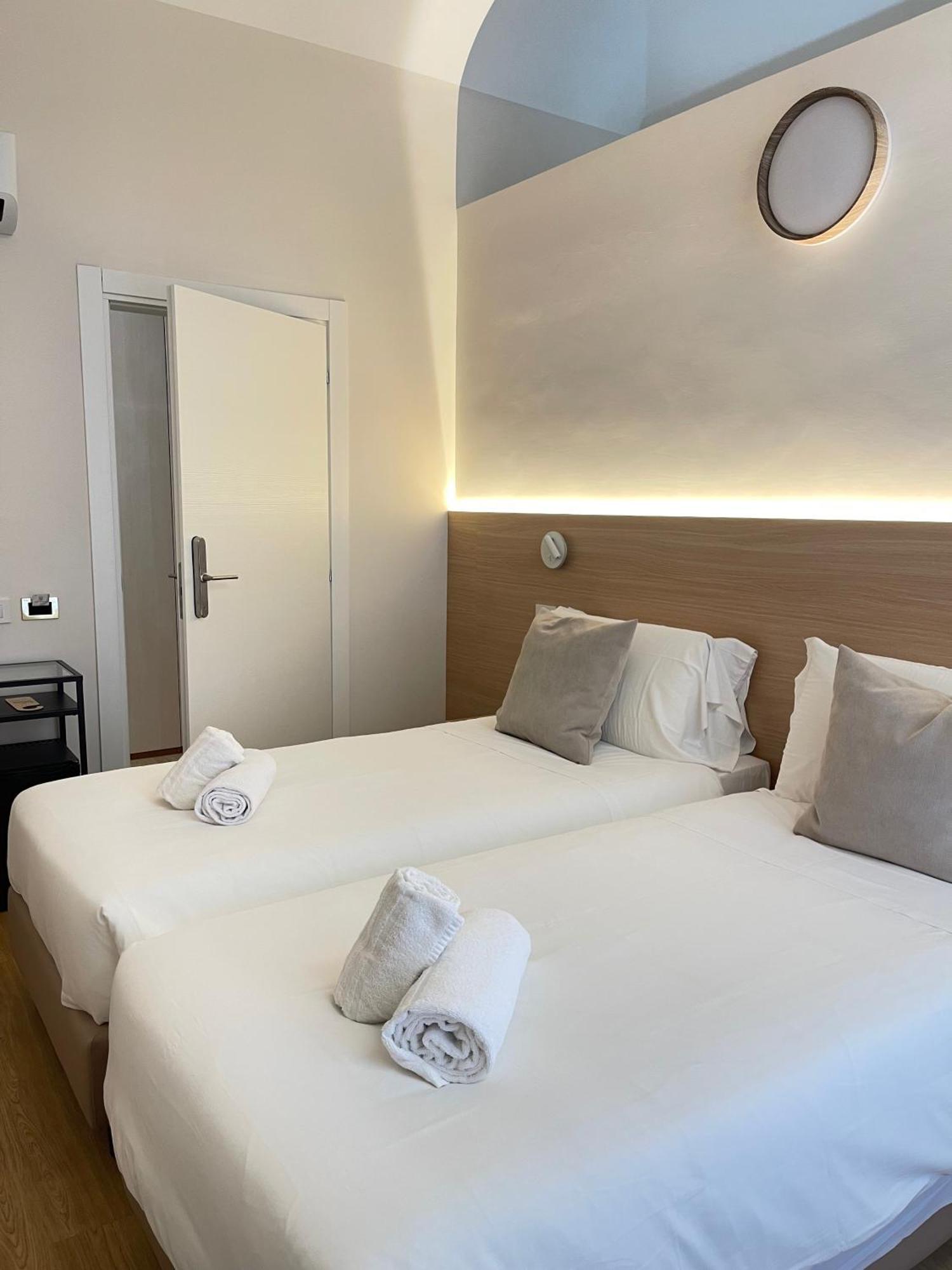 May Home Guest House Рим Екстериор снимка